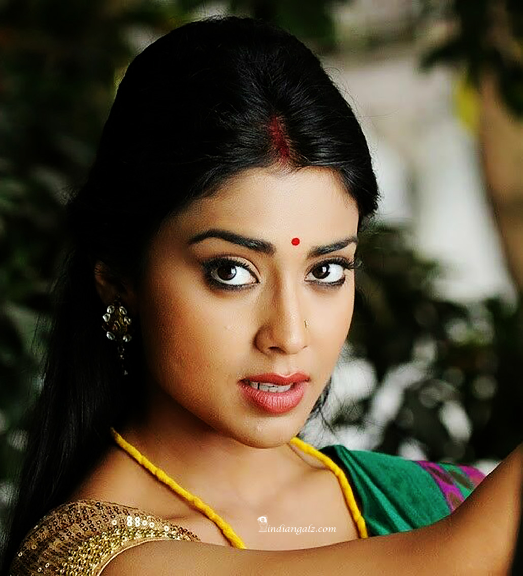 Shriya Saran  (1)